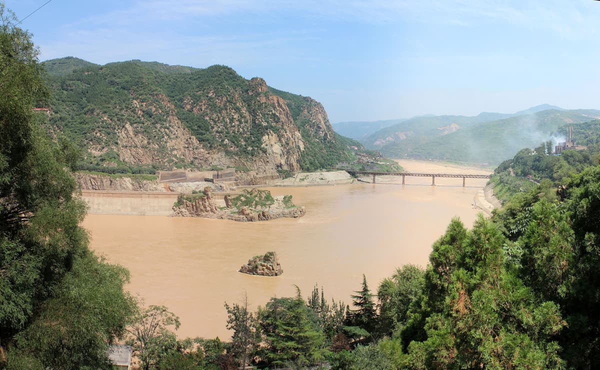 Guide Yellow River clear-water valley